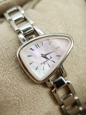 (IN BOX) Agnès b. Ladies Watch Seiko 1N00-0KF0 Mother of Pearl Dial Triangular